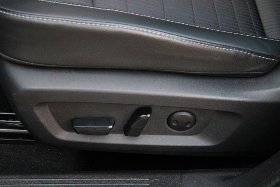 Nissan QASHQAI 1.3 MHEV Xtronic Business Premium AUTOMAAT / Panorama dak / Camera