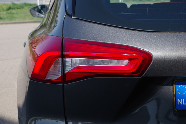 Ford FOCUS Wagon 1.0 EcoBoost 125 PK Automaat Vignale BNS, B&O Sound, Leder, Adap. Cruise Control