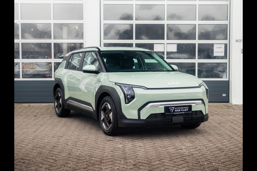 Kia EV3 Air 58.3 kWh | Uit voorraad leverbaar | Navi | 17" | Adapt. Cruise | Clima | PDC | Dakrails |