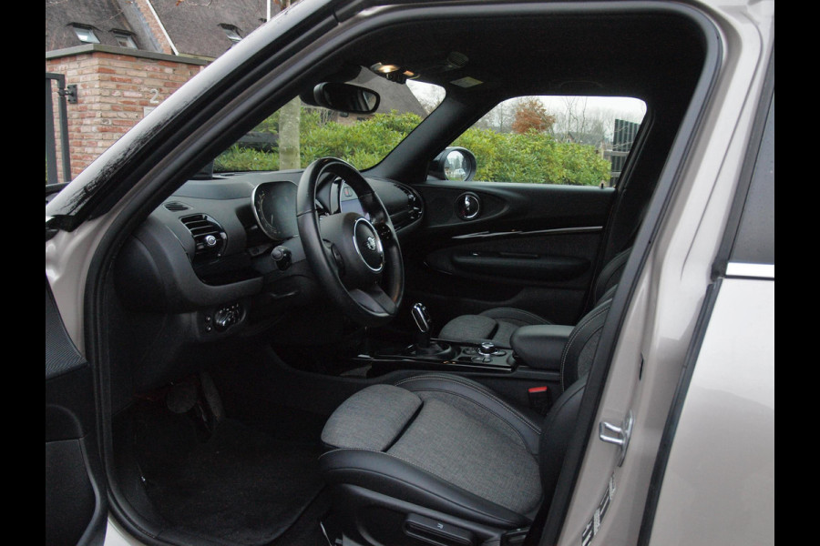 MINI Clubman 1.5 Cooper Business Edition | Rooftop Grey | Camera | Head-Up Display | Apple Camera | Automaat |