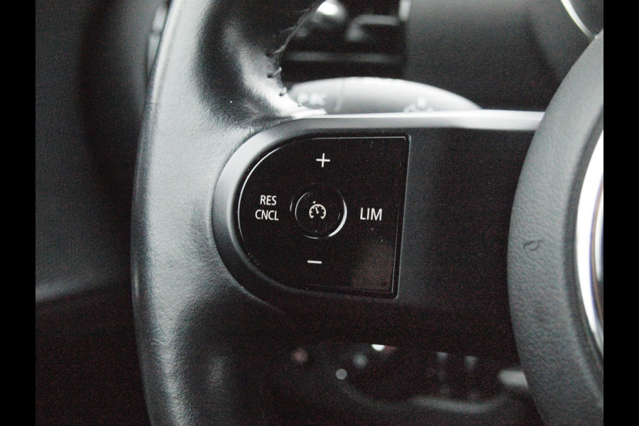 MINI Clubman 1.5 Cooper Business Edition | Rooftop Grey | Camera | Head-Up Display | Apple Camera | Automaat |