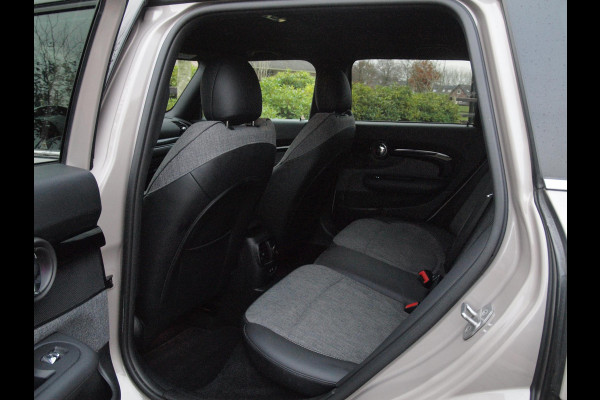 MINI Clubman 1.5 Cooper Business Edition | Rooftop Grey | Camera | Head-Up Display | Apple Camera | Automaat |