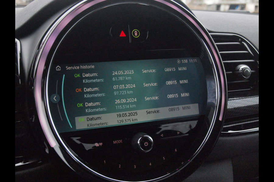 MINI Clubman 1.5 Cooper Business Edition | Rooftop Grey | Camera | Head-Up Display | Apple Camera | Automaat |