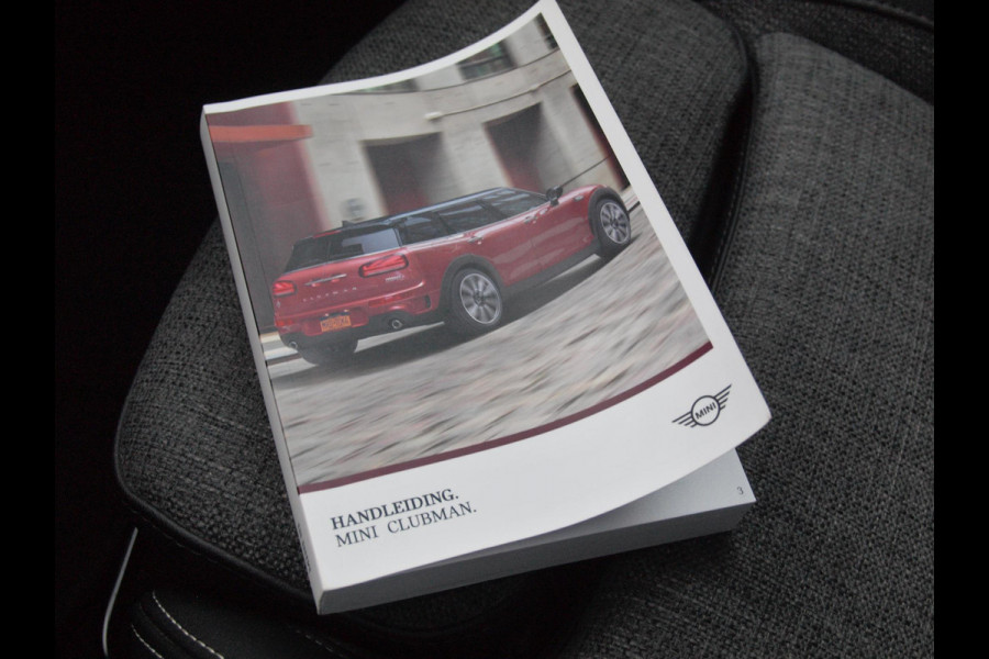 MINI Clubman 1.5 Cooper Business Edition | Rooftop Grey | Camera | Head-Up Display | Apple Camera | Automaat |
