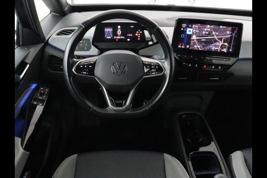 Volkswagen ID.3 First Plus 58 kWh | Stoelverwarming | Adaptive cruise | Matrix LED | Camera | Carplay | Sfeerverlichting | Navigatie | Keyless | Stuurverwarming