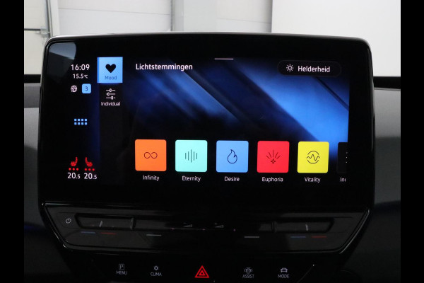 Volkswagen ID.3 First Plus 58 kWh | Stoelverwarming | Adaptive cruise | Matrix LED | Camera | Carplay | Sfeerverlichting | Navigatie | Keyless | Stuurverwarming