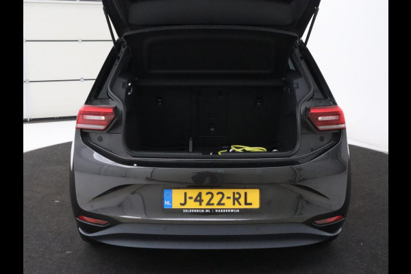 Volkswagen ID.3 First Plus 58 kWh | Stoelverwarming | Adaptive cruise | Matrix LED | Camera | Carplay | Sfeerverlichting | Navigatie | Keyless | Stuurverwarming