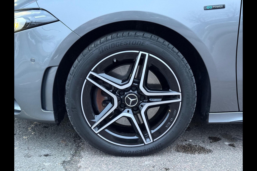 Mercedes-Benz A-Klasse 250 e AMG Line | Pano | Sfeer | Cruise