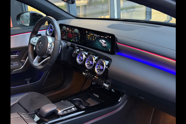 Mercedes-Benz A-Klasse 250 e AMG Line | Pano | Sfeer | Cruise