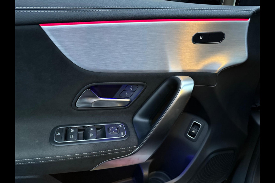 Mercedes-Benz A-Klasse 250 e AMG Line | Pano | Sfeer | Cruise