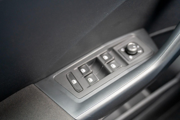 Volkswagen T-Roc 1.0 TSI Style |Prijs rijklaar incl 12 mnd garantie|Navi Winterpakket Clima Lane-front assist