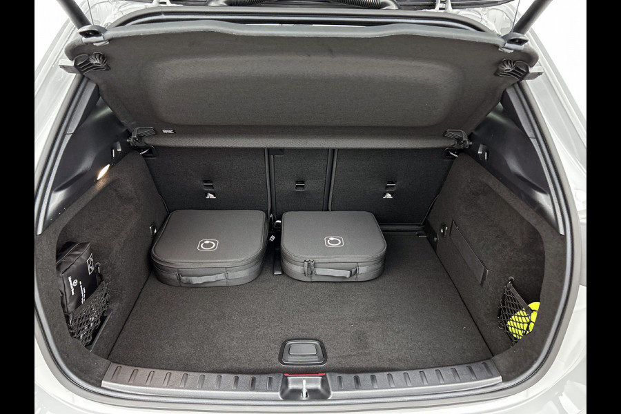 Mercedes-Benz GLA 250 e Business Solution AMG | AMG Line Plus pakket | Head-up Display | Memorypakket | Dodehoekassistent | Smartphone integratie | 360° camera | Augmented Reality navigatie | 20 inch AMG velgen |