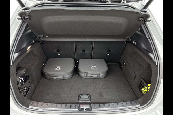 Mercedes-Benz GLA 250 e Business Solution AMG | AMG Line Plus pakket | Head-up Display | Memorypakket | Dodehoekassistent | Smartphone integratie | 360° camera | Augmented Reality navigatie | 20 inch AMG velgen |