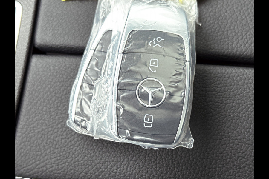 Mercedes-Benz GLA 250 e Business Solution AMG | AMG Line Plus pakket | Head-up Display | Memorypakket | Dodehoekassistent | Smartphone integratie | 360° camera | Augmented Reality navigatie | 20 inch AMG velgen |