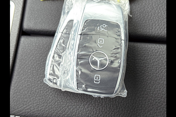 Mercedes-Benz GLA 250 e Business Solution AMG | AMG Line Plus pakket | Head-up Display | Memorypakket | Dodehoekassistent | Smartphone integratie | 360° camera | Augmented Reality navigatie | 20 inch AMG velgen |