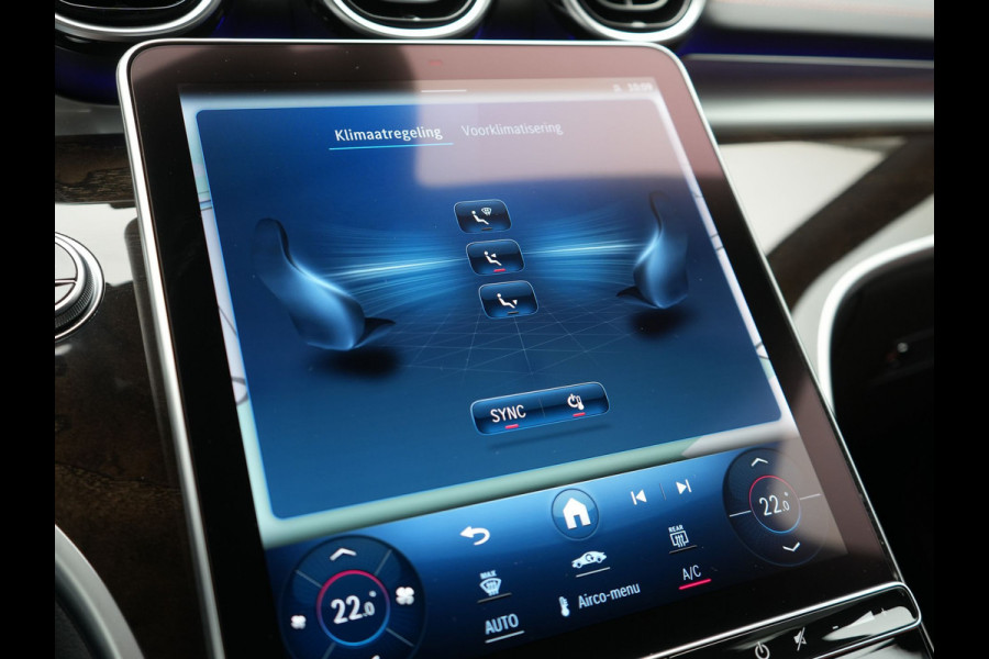 Mercedes-Benz C-Klasse Estate 300 e AMG Line Plug In Hybrid 313pk Dealer O.H. PHEV | Adaptive Cruise | Head Up | Camera | Digital LED | Bi Color Lederen Sportstoelen Verwarmd | Apple Carplay | Sfeerverlichting | Virtual | Navigatie | DAB |