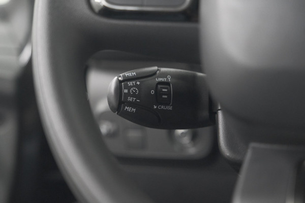 Citroën C3 PureTech 110 EAT6 Max | Apple Carplay | Parkeersensoren | Climate Control | 16 Inch Lichtmetalen Velgen