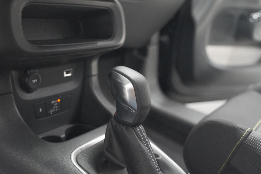 Citroën C3 PureTech 110 EAT6 Max | Apple Carplay | Parkeersensoren | Climate Control | 16 Inch Lichtmetalen Velgen