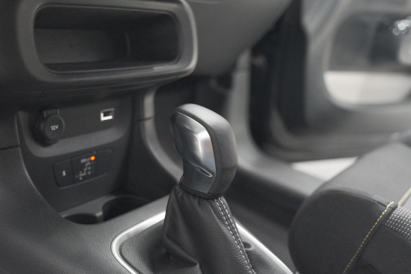 Citroën C3 PureTech 110 EAT6 Max | Apple Carplay | Parkeersensoren | Climate Control | 16 Inch Lichtmetalen Velgen