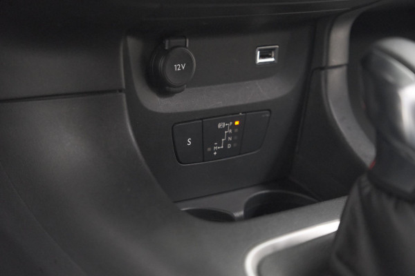 Citroën C3 PureTech 110 EAT6 Max | Apple Carplay | Parkeersensoren | Climate Control | 16 Inch Lichtmetalen Velgen