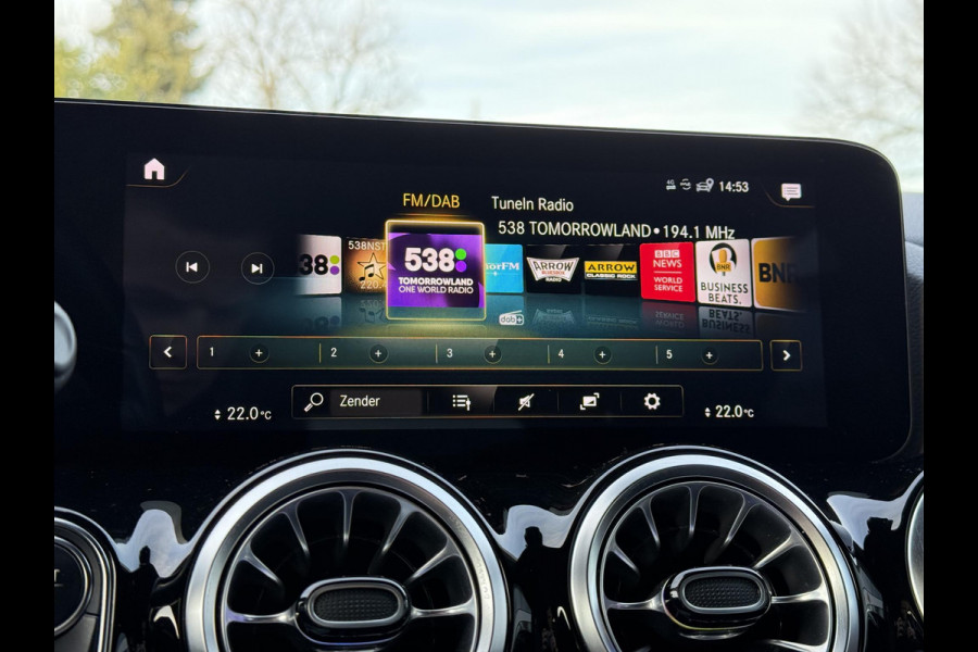 Mercedes-Benz EQA 250 Business Sol. Luxury 67 kWh | Panorama | Memory | Sfeer Verlichting | 360 Camera |