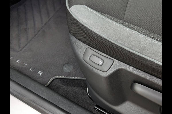 Renault Captur 1.2 TCe 120PK|Bose|Camera|Blindspot|Stoelverwarming|Climate-Control|Navi|Keyless-Entry/Go