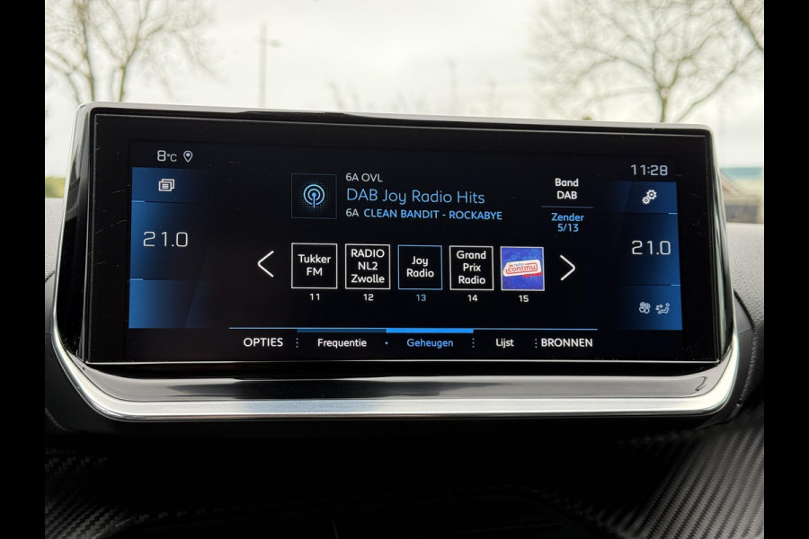 Peugeot 2008 1.5 BlueHDi Allure | Panorama | Navi | Camera |