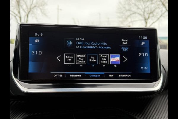 Peugeot 2008 1.5 BlueHDi Allure | Panorama | Navi | Camera |