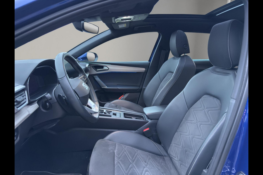 Seat Leon Sportstourer 1.4 TSI eHybrid PHEV FR XCELLENCE | Panoramadak | Camera | Sfeerverlichting | Geheugen |