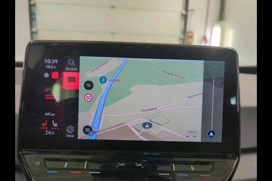 Volkswagen ID.3 Life 58 kWh Navigatie Apple Carplay/Android Auto Parkeersensoren achter Adaptive Cruise Control Stoel- en stuurverwarming Full Led Climate Control