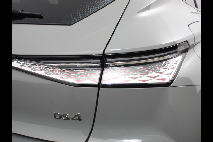 DS DS 4 1.2 PureTech Automaat Rivoli Cross | Panoramadak | Focal Audio | Full LED | Leder | 360 Camera | Adaptive Cruise | Head Up Display |