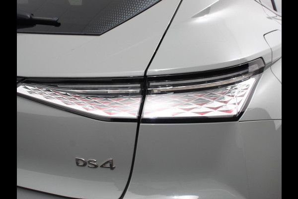DS DS 4 1.2 PureTech Automaat Rivoli Cross | Panoramadak | Focal Audio | Full LED | Leder | 360 Camera | Adaptive Cruise | Head Up Display |