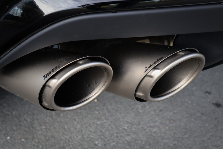 Lamborghini Urus SE 4.0 V8 Hybrid | AKRAPOVIC | FULL PPF | B&O ADVANCED | ACC |