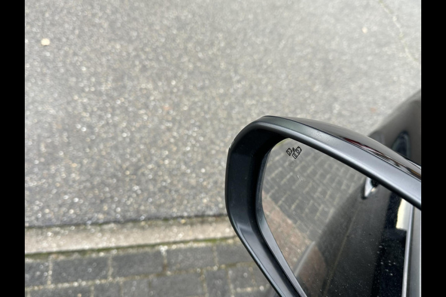 Peugeot 3008 1.6 HYbrid 225 Allure Pack Business VAN: €30.900,- VOOR: €26.877,- UW EINDEJAARSVOORDEEL: €4.023,-  | ALLURE PACK | APPLE CARPLAY/ANDROID AUTO | ADAPTIVE CRUISE CONTROL | ACHTERUITRIJCAMERA | NAVIGATIE |