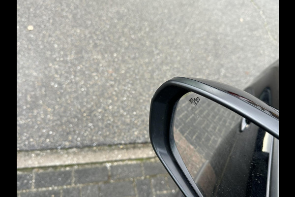 Peugeot 3008 1.6 HYbrid 225 Allure Pack Business VAN: €30.900,- VOOR: €26.877,- UW EINDEJAARSVOORDEEL: €4.023,-  | ALLURE PACK | APPLE CARPLAY/ANDROID AUTO | ADAPTIVE CRUISE CONTROL | ACHTERUITRIJCAMERA | NAVIGATIE |