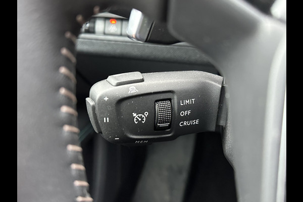 Peugeot 3008 1.6 HYbrid 225 Allure Pack Business VAN: €30.900,- VOOR: €26.877,- UW EINDEJAARSVOORDEEL: €4.023,-  | ALLURE PACK | APPLE CARPLAY/ANDROID AUTO | ADAPTIVE CRUISE CONTROL | ACHTERUITRIJCAMERA | NAVIGATIE |