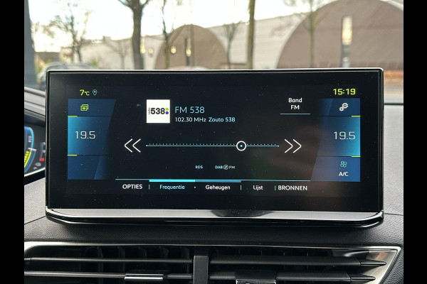 Peugeot 3008 1.6 HYbrid 225 Allure Pack Business VAN: €30.900,- VOOR: €26.877,- UW EINDEJAARSVOORDEEL: €4.023,-  | ALLURE PACK | APPLE CARPLAY/ANDROID AUTO | ADAPTIVE CRUISE CONTROL | ACHTERUITRIJCAMERA | NAVIGATIE |