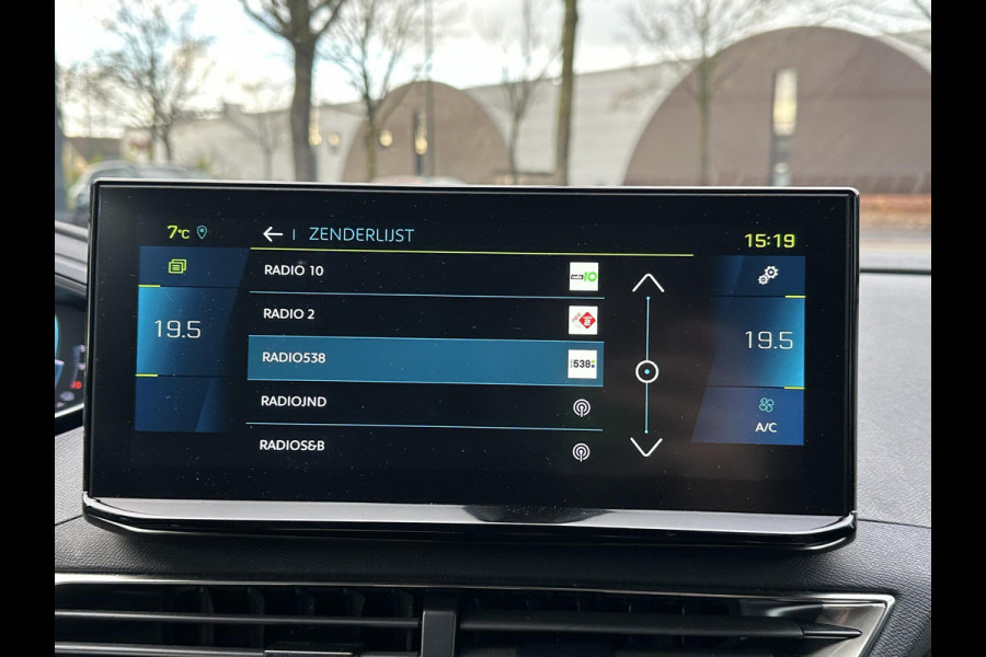 Peugeot 3008 1.6 HYbrid 225 Allure Pack Business VAN: €30.900,- VOOR: €26.877,- UW EINDEJAARSVOORDEEL: €4.023,-  | ALLURE PACK | APPLE CARPLAY/ANDROID AUTO | ADAPTIVE CRUISE CONTROL | ACHTERUITRIJCAMERA | NAVIGATIE |