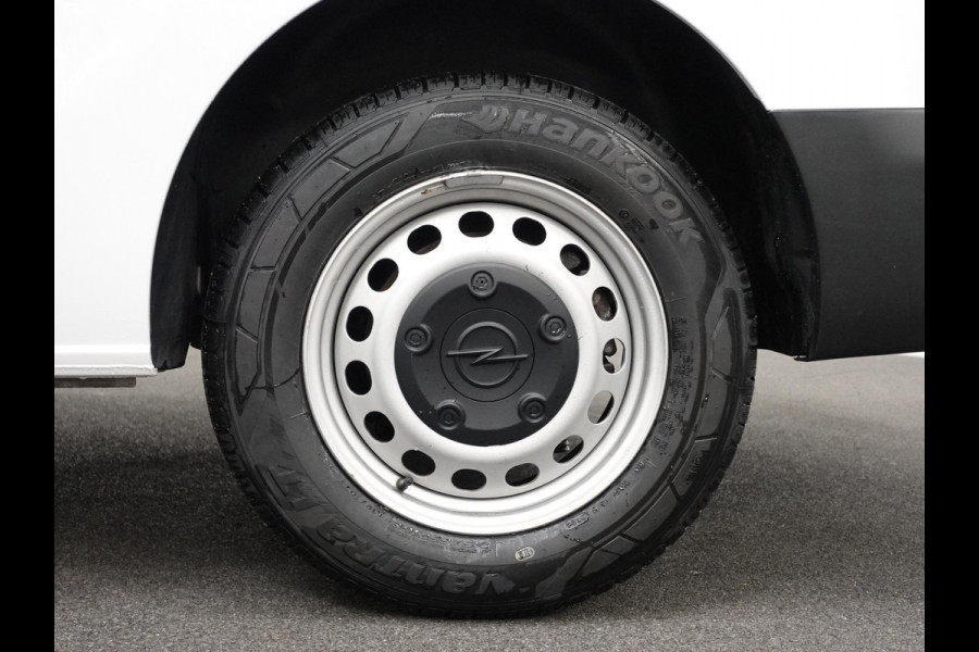 Opel Vivaro 1.5 CDTI L3H1 Edition Navigatie Cruise control Camera Airco Trekhaak 3Zits