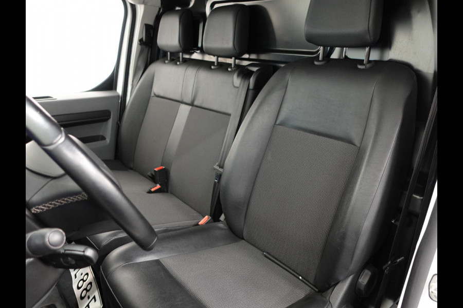 Opel Vivaro 1.5 CDTI L3H1 Edition Navigatie Cruise control Camera Airco Trekhaak 3Zits