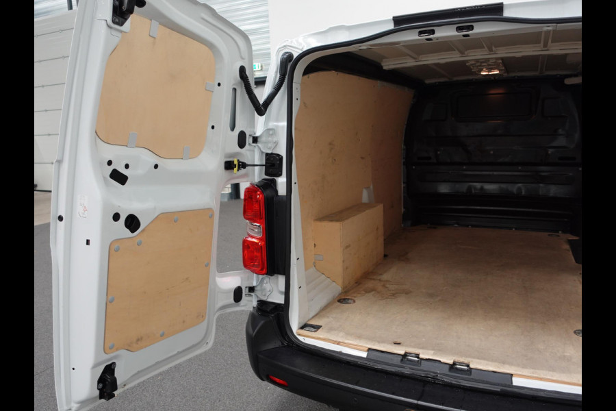 Opel Vivaro 1.5 CDTI L3H1 Edition Navigatie Cruise control Camera Airco Trekhaak 3Zits