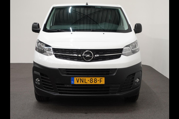 Opel Vivaro 1.5 CDTI L3H1 Edition Navigatie Cruise control Camera Airco Trekhaak 3Zits