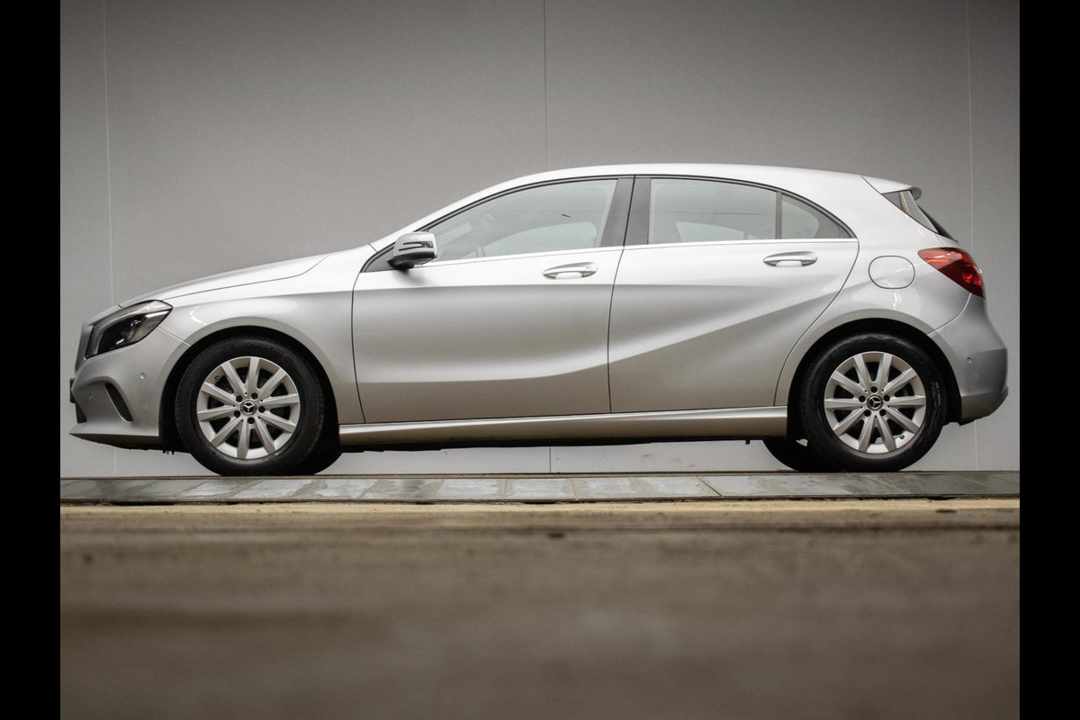 Mercedes-Benz A-Klasse 180 Business Solution Sport FACELIFT (NAVI,LED,XENON,CAMERA,STOELVERWARMING,SPORTSTOELEN,GETINT,NETTESTAAT)