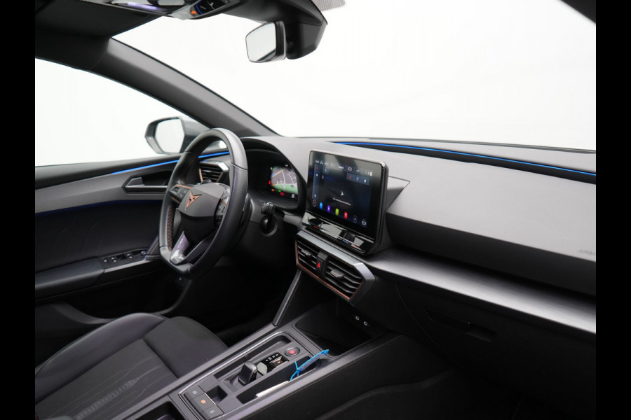 CUPRA Leon 1.4 e-Hybrid VZ Plug In Hybrid 245pk Dealer O.H PHEV | Keyless | Cruise Control | Lederen Sportstoelen Verwarmd | Navigatie | Virtual | Front & Lane Assist | Sportstuur Verwarmd | Sfeerverlichting | DAB | 19"L.M |