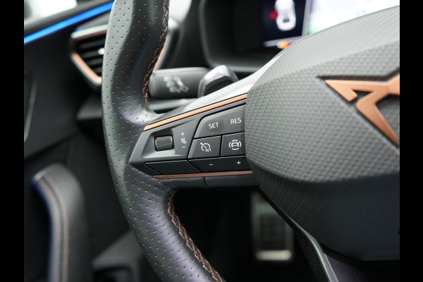 CUPRA Leon 1.4 e-Hybrid VZ Plug In Hybrid 245pk Dealer O.H PHEV | Keyless | Cruise Control | Lederen Sportstoelen Verwarmd | Navigatie | Virtual | Front & Lane Assist | Sportstuur Verwarmd | Sfeerverlichting | DAB | 19"L.M |