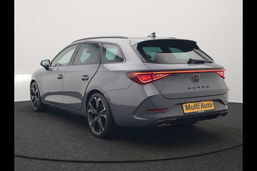 CUPRA Leon 1.4 e-Hybrid VZ Plug In Hybrid 245pk Dealer O.H PHEV | Keyless | Cruise Control | Lederen Sportstoelen Verwarmd | Navigatie | Virtual | Front & Lane Assist | Sportstuur Verwarmd | Sfeerverlichting | DAB | 19"L.M |