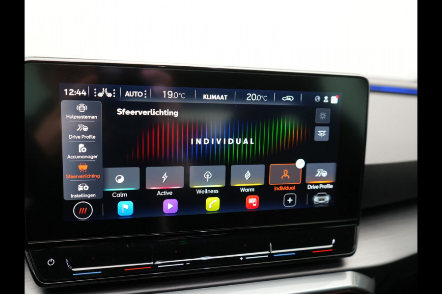 CUPRA Leon 1.4 e-Hybrid VZ Plug In Hybrid 245pk Dealer O.H PHEV | Keyless | Cruise Control | Lederen Sportstoelen Verwarmd | Navigatie | Virtual | Front & Lane Assist | Sportstuur Verwarmd | Sfeerverlichting | DAB | 19"L.M |