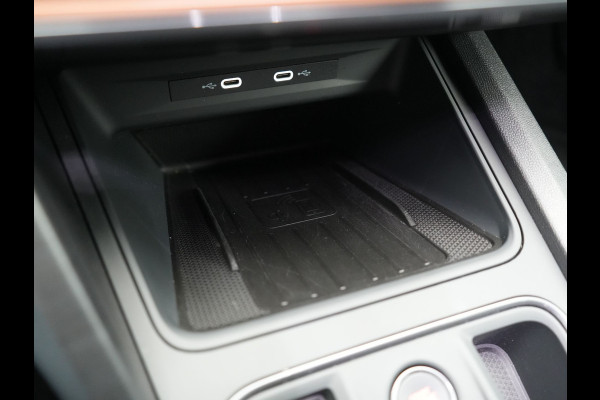CUPRA Leon 1.4 e-Hybrid VZ Plug In Hybrid 245pk Dealer O.H PHEV | Keyless | Cruise Control | Lederen Sportstoelen Verwarmd | Navigatie | Virtual | Front & Lane Assist | Sportstuur Verwarmd | Sfeerverlichting | DAB | 19"L.M |