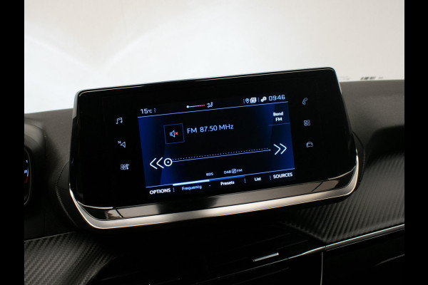 Peugeot 208 1.2 PureTech Allure Sport NL AUTO (APPLE CARPLAY,NAVI,CRUISE,PDC,CLIMATE,LED,WHITE EDITION,SPORTSTOELEN,NETTE STAAT)