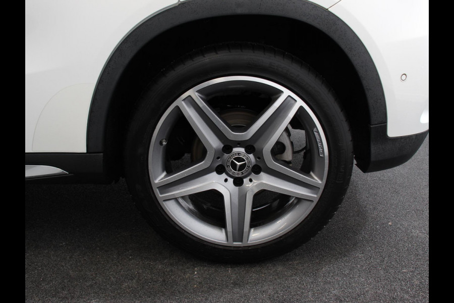 Mercedes-Benz GLA 200 Automaat Premium Plus | AMG Velgen | Climate control | Cruise control | Navigatie | Parkeersensoren | Achteruitrijcamera | Lichtmetalen velgen | Radio | LED | Voorstoelen verwarmd | Apple Carplay/ Android Auto